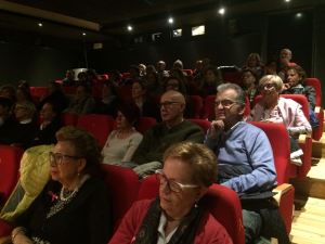 Il pubblico che assiste all'incontro